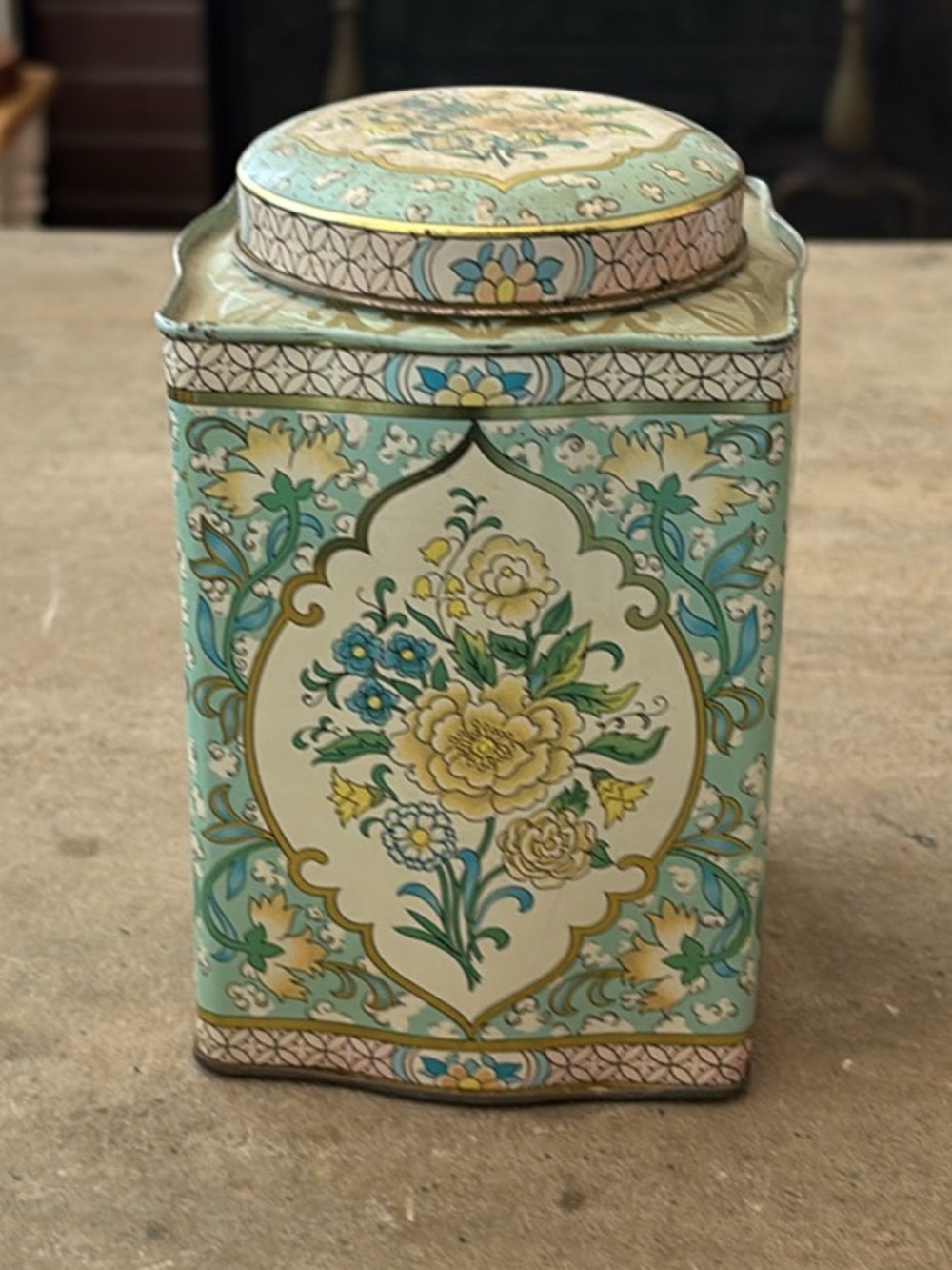 Vintage Daher Holland Tea Tin Box Tea Caddy Rose Buds Cottagecore Repousse Blue